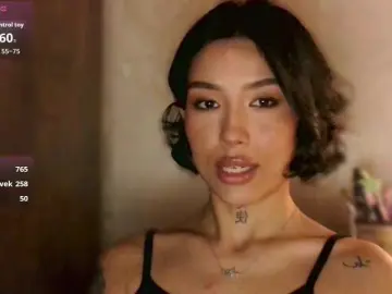 JulieTurner  live sex cam