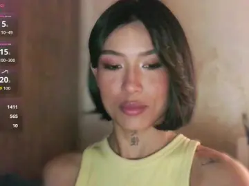 JulieTurner  live sex cam