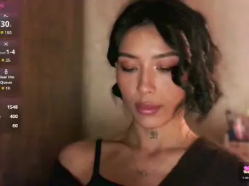 JulieTurner  live sex cam