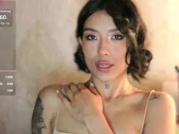JulieTurner  live sex cam