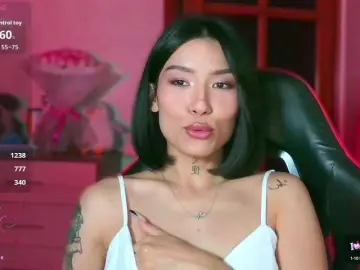 JulieTurner  live sex cam