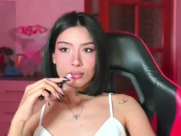 JulieTurner  live sex cam