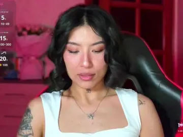 JulieTurner  live sex cam