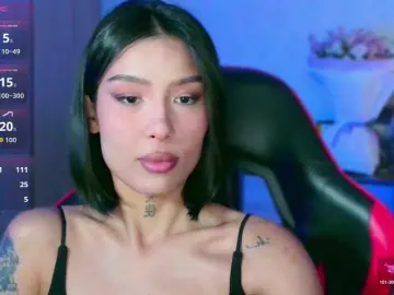 JulieTurner  live sex cam