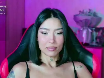 JulieTurner  live sex cam