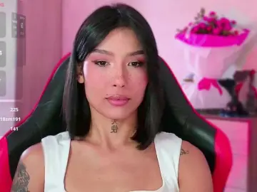 JulieTurner  live sex cam