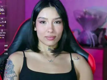 JulieTurner  live sex cam