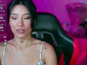 JulieTurner  live sex cam