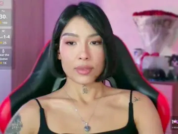 JulieTurner  live sex cam
