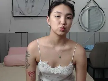 Maiaxoxo  live sex cam