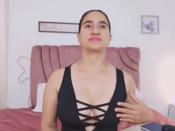 Maya369  live sex cam
