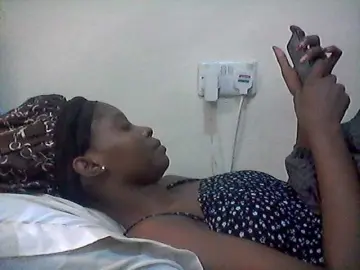 Ebonysly  live sex cam