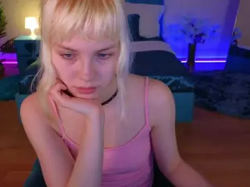 HannahHolliss  live sex cam