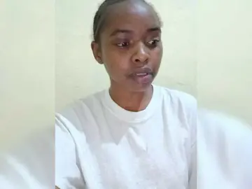Prettyshilla8  live sex cam