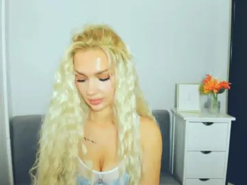 WildOlivia  live sex cam