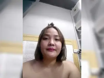 Hairyquinn28  live sex cam