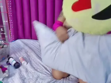 Kinkyhousewifee  live sex cam