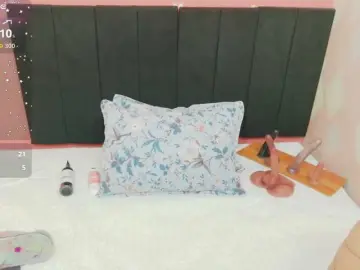 Kinkyhousewifee  live sex cam