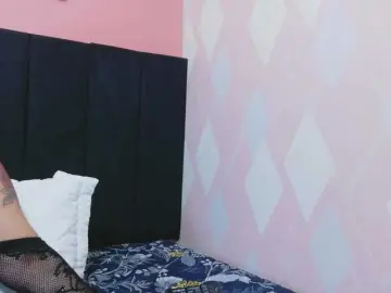 Kinkyhousewifee  live sex cam