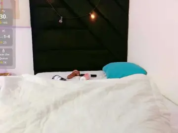 Kinkyhousewifee  live sex cam