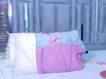 Kinkyhousewifee  live sex cam