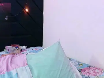 Kinkyhousewifee  live sex cam