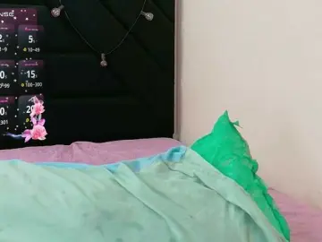 Kinkyhousewifee  live sex cam