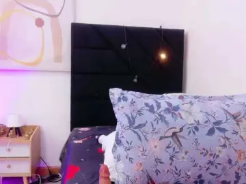Kinkyhousewifee  live sex cam