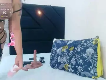Kinkyhousewifee  live sex cam