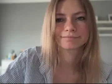 KissMillie  live sex cam