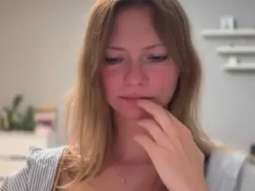 KissMillie  live sex cam