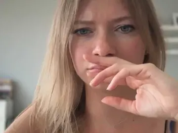 KissMillie  live sex cam