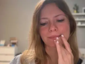 KissMillie  live sex cam