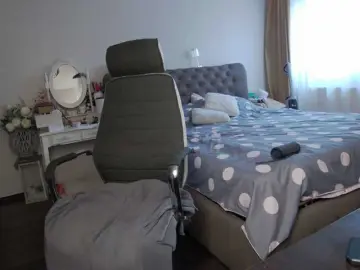 Jennifer95  live sex cam