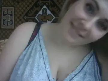 KAROLINA-LORA  live sex cam