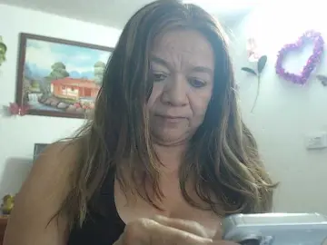 LluviaXDorada  live sex cam