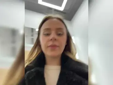 Elegantbabe  live sex cam