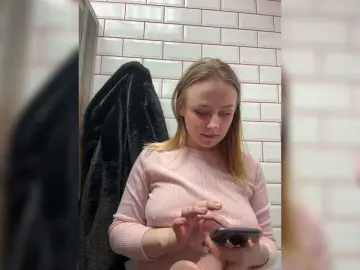 Elegantbabe  live sex cam