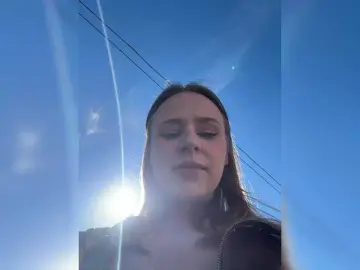 Elegantbabe  live sex cam