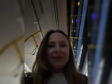 Elegantbabe  live sex cam