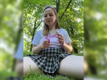 Elegantbabe  live sex cam