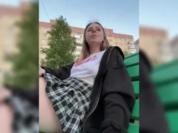 Elegantbabe  live sex cam