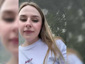 Elegantbabe  live sex cam