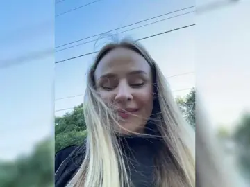 Elegantbabe  live sex cam