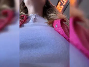 Elegantbabe  live sex cam