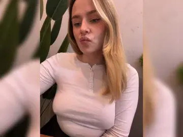 Elegantbabe  live sex cam
