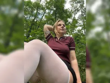Elegantbabe  live sex cam