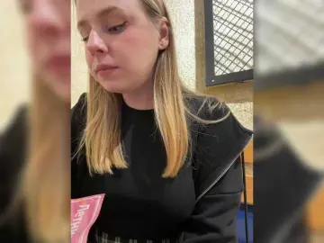 Elegantbabe  live sex cam
