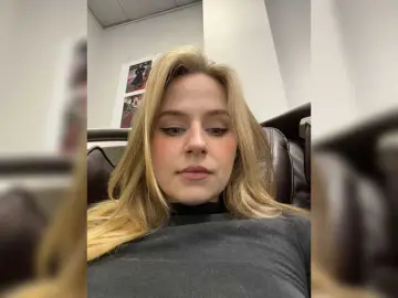 Elegantbabe  live sex cam