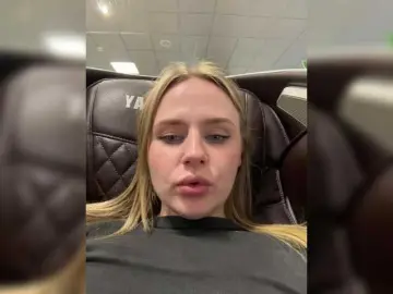 Elegantbabe  live sex cam